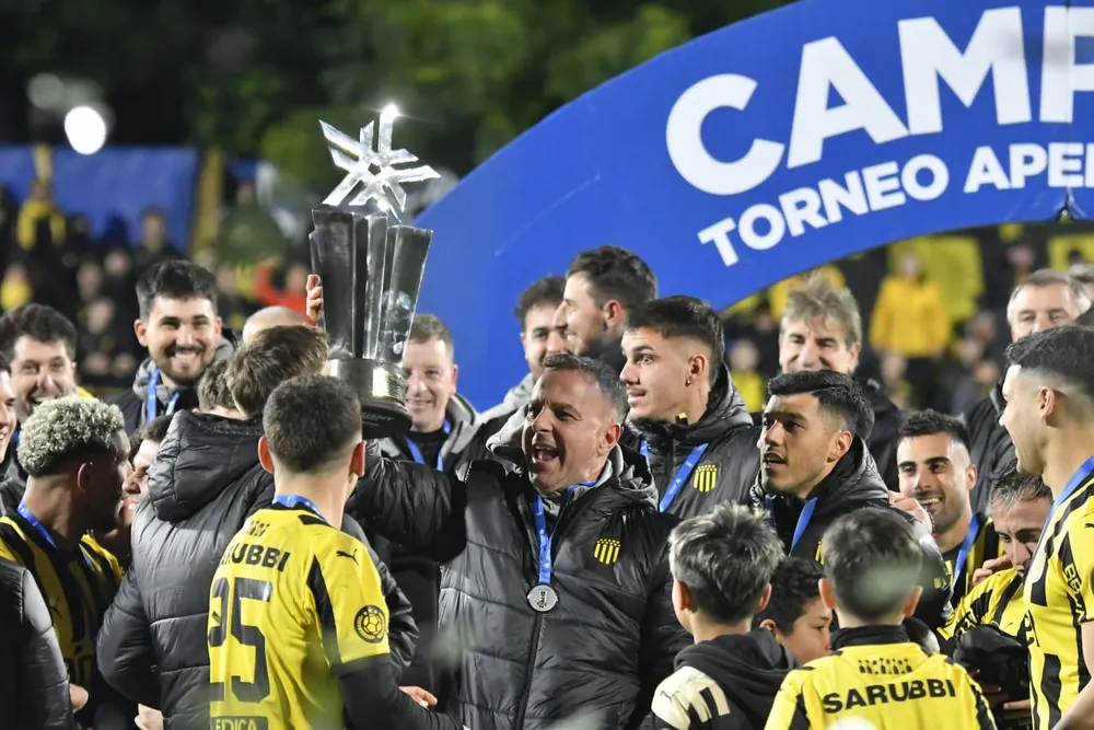 PEÑAROL CAMPEON TORNEO APERTURA 2024 DEL FUTBOL URUGUAYO